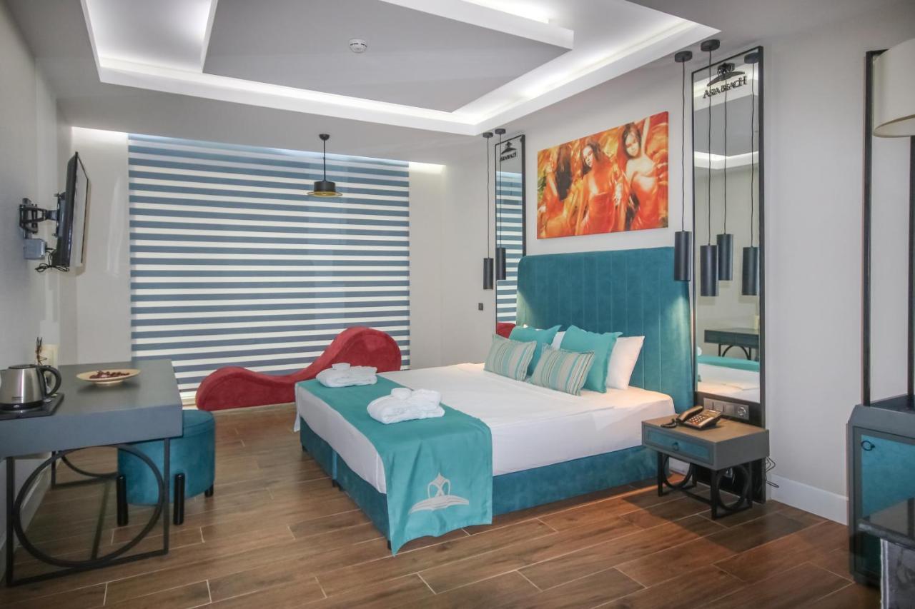 Honeymoon Suite