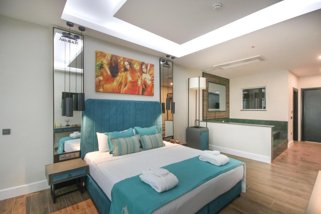 Honeymoon Suite