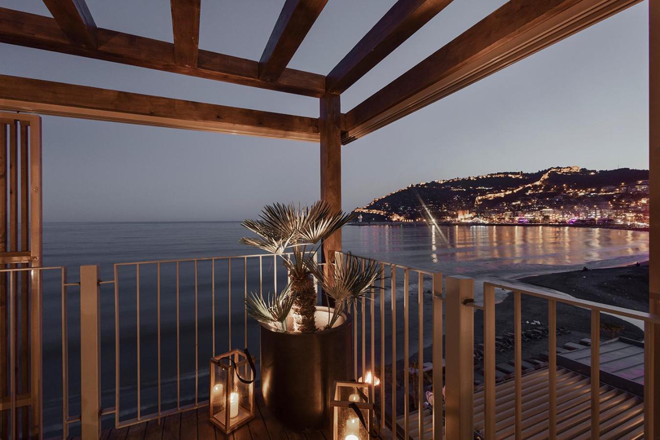 King Suite Sea View