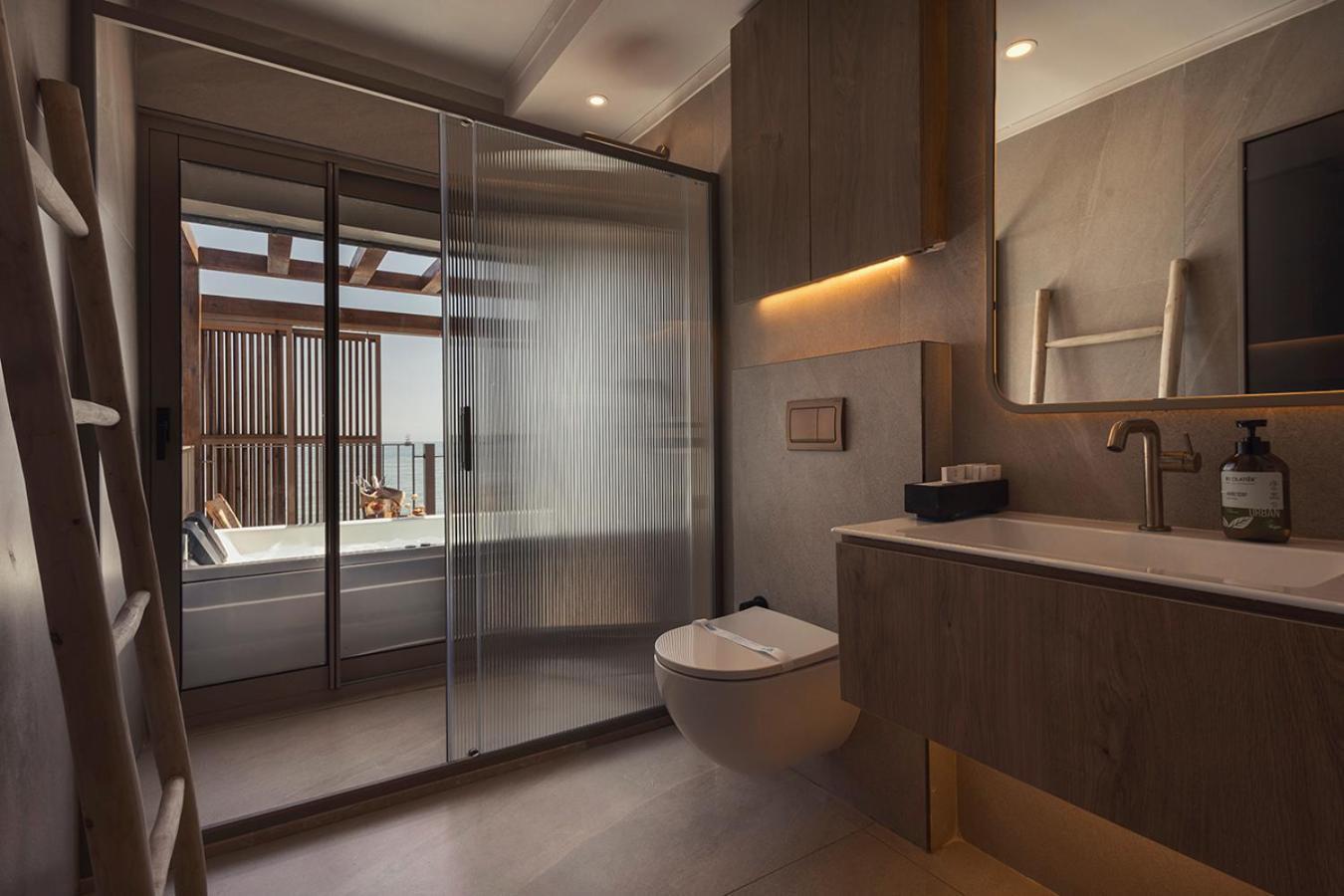 King Suite Sea View