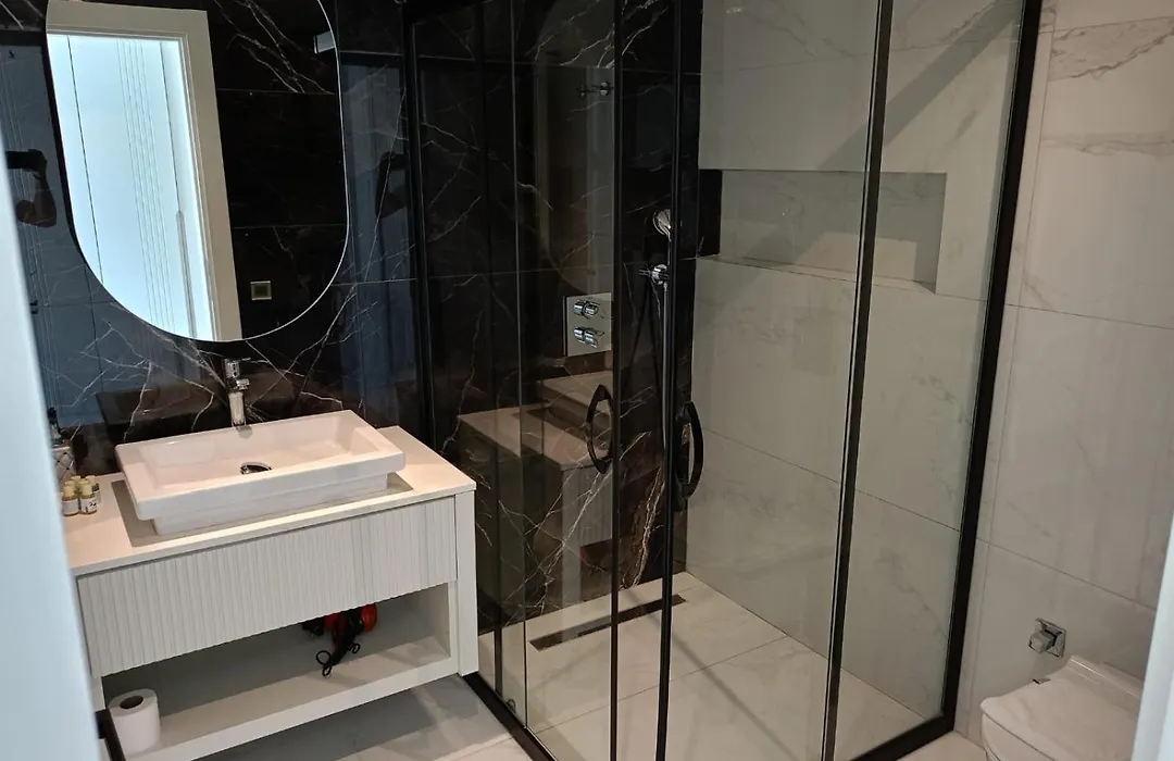 Elite Luxury Suite & Spa-1